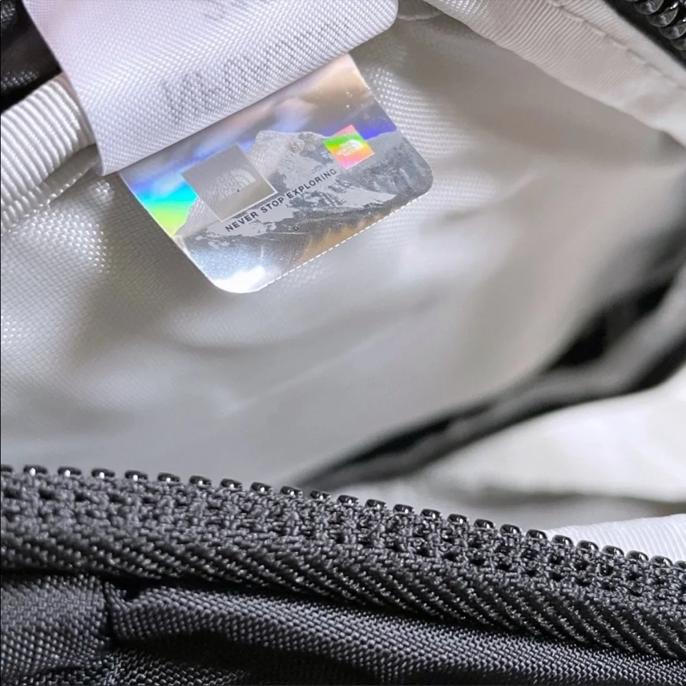 The North Face Women’s Borealis 27 Liter Backpack - Picture 9 of 10